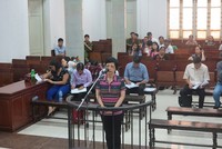 Bị cáo Nga trả lời HĐXX.