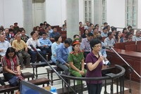 Bị cáo Nga tại tòa.