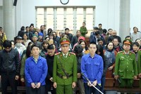 Các bị cáo tại tòa.