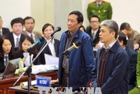 Bị cáo Chương (bên trái) - ảnh: Thông tấn xã