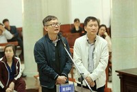 Các bị cáo tại tòa.Ảnh TTXVN