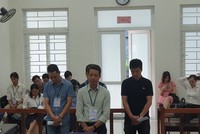 Các bị cáo hầu tòa.