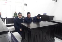 Nhóm bị cáo hầu tòa.