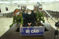 Các bị cáo tại tòa. 