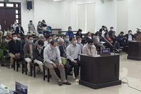 Các bị cáo hầu tòa sáng nay.