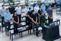 Các bị cáo vụ Nhật Cường hầu tòa. 