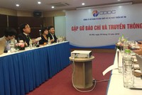 Ông Vũ Đình Nhân (áo véc đen, đeo kính) tại cuộc gặp báo chí ngày 26/12/2016