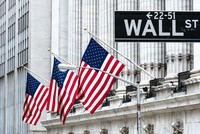 Chứng khoán Mỹ giảm khi kinh tế khó khăn thêm một lần nữa