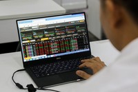 Ồ ạt bán tháo, nhiều cổ phiếu bắt đầu về vùng giá bán ngắn hạn, kỳ vọng sẽ có sự hồi phục