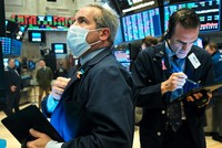 Cổ phiếu vừa và nhỏ có hiệu suất vượt trội hơn so với cổ phiếu vốn hoá lớn khi có thông tin vắc xin