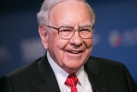 Warren Buffett đặt cược vào cổ phiếu ngành dược phẩm