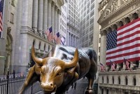 Dòng vốn vào quỹ đầu tư cổ phiếu tiếp tục cao kỷ lục