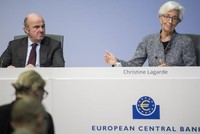 ECB giảm tốc độ mua trái phiếu khi lạm phát tăng cao