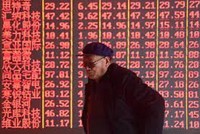P/E chứng khoán châu Á xuống mức thấp nhất 14 tháng