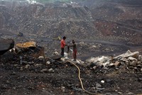 Khủng hoảng than ở Ấn Độ bùng phát khi nhu cầu điện tăng cao