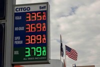 Các nhà đầu tư đổ hàng tỷ USD vào các tài sản có tính bảo vệ cao trước lạm phát 