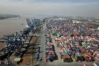 HOSE nhắc nhở Vận tải và Xếp dỡ Hải An (HAH) giao dịch cổ phiếu quỹ không đúng quy định