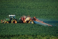 Tình trạng thiếu phân bón trầm trọng hơn do căng thẳng ở Ukraine