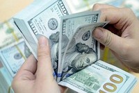 Tiền tháo chạy khỏi hàng hoá và tiếp tục đổ vào đồng USD