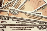 Lượng nắm giữ trái phiếu kho bạc Mỹ của nước ngoài giảm xuống mức thấp nhất kể từ tháng 5/2021