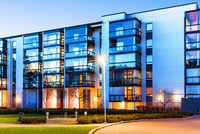 Công bố thông tin không đúng thời hạn, Louis Holdings bị xử phạt