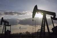 Căng thẳng trong lĩnh vực tài chính làm phức tạp triển vọng đối với giá dầu thô