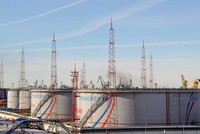 OPEC bất ngờ thông báo cắt giảm sản lượng trước thềm cuộc họp