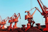 Nhu cầu Trung Quốc suy yếu đẩy giá quặng sắt xuống mức thấp nhất trong 5 tháng