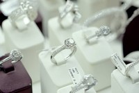 Giá kim cương có thể tiếp tục lao dốc