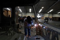 Reuters: Tập đoàn Trường Hải đang xem xét bán cổ phần Thaco Auto