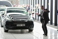 Các nhà sản xuất ô tô của Đức đang tụt lại phía sau trong cuộc đua xe điện toàn cầu