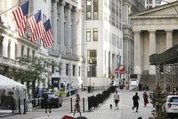 Phố Wall đưa ra quan điểm lạc quan hơn về nền kinh tế Mỹ