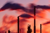 Trợ cấp nhiên liệu hóa thạch toàn cầu tăng vọt lên 7.000 tỷ USD trong năm 2022