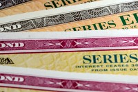 Bối cảnh hoảng loạn về lợi suất trái phiếu toàn cầu diễn ra như thế nào trong các giai đoạn lịch sử