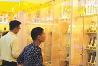 Thế giới Di động (MWG): Chủ tịch HĐQT đăng ký mua vào 1 triệu cổ phiếu, Dragon Capital bán ra hơn 4,1 triệu cổ phiếu trong phiên giảm sàn ngày 1/11