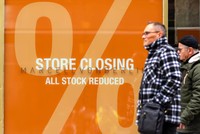 Tỷ lệ phá sản tăng vọt khi lãi suất cao và việc thu hồi các gói viện trợ thời Covid