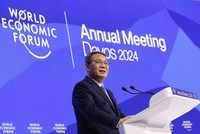 Thủ tướng Trung Quốc Lý Cường phát biểu tại Diễn đàn Kinh tế thế giới 2024 tại Davos, Thụy Sĩ