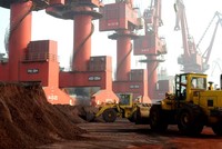 Lợi nhuận của các công ty khai thác đất hiếm Trung Quốc sụt giảm khi chuỗi cung ứng mới gia tăng