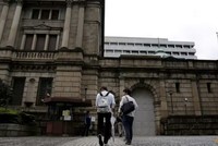 Nhật Bản đang theo dõi chặt chẽ động thái của đồng yên sau khi chứng khoán lao dốc