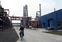 Các nhà sản xuất hóa dầu chiến đấu với tình trạng dư thừa toàn cầu