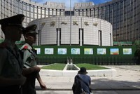 Các nhà đầu tư toàn cầu đổ xô vào trái phiếu ngân hàng Trung Quốc