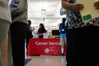 Chỉ báo suy thoái nổi tiếng nhất đã tắt, nhưng chỉ báo nguy hiểm khác lại đang xuất hiện