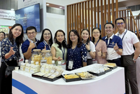 Công ty cổ phần Hóa chất Á Châu, thành viên Asia Group giới thiệu concepts và mẫu demo cho các sản phẩm bánh kẹo, thức uống lành mạnh có bổ sung nguồn sữa của Mỹ