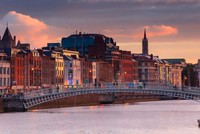 Chính phủ Ireland đang đối mặt một vấn đề bất thường: Quá nhiều tiền