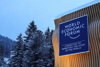 Áp lực từ Tổng thống Donald Trump có thể chỉ khiến các quốc gia tránh xa đồng đô la 