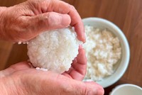 Nhật Bản khai thác kho dự trữ chiến lược để hạ nhiệt giá gạo trong nước