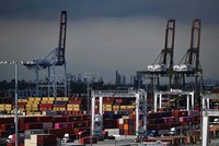 Các doanh nghiệp châu Á chuẩn bị ứng phó với hậu quả của căng thẳng thương mại Mỹ-Trung