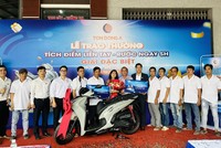 Hành trình trao giải chương trình quay số trúng thưởng của Tôn Đông Á