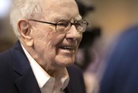 Warren Buffett: Việc bán ra cổ phiếu không đại diện cho từ bỏ tình yêu với cổ phiếu