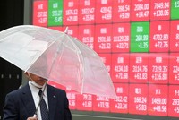 Thị trường chứng khoán châu Á bị bán mạnh trước lo ngại về thuế quan